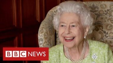 Tributes to Queen as Platinum Jubilee marks 70 years on throne - BBC News